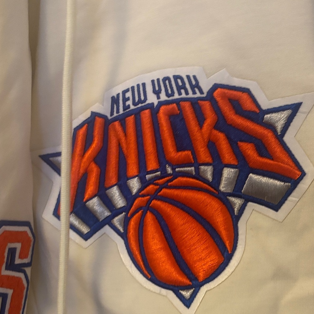 NBA NY knicks Shorts in Cream and Blue - Picture 7 of 14